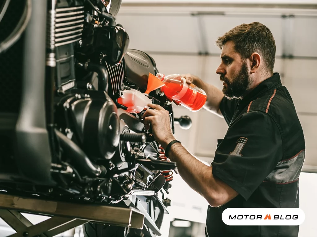 motor onderhoud wordt gedaan door een professional